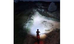 Flashlights : Žibintuvėlis Fenix BC26R