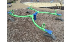 Outdoor Toys : Double Seesaw Inter-Play Crab