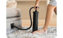 Pripučiami stovyklavimo kilimėliai Intex: Dvigubas "Quick III" stūmoklinis rankinis siurblys "Intex" 68615