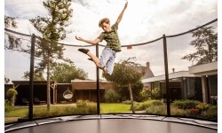 On-ground trampolines BERG: Batutas BERG Favorit Regular - 380cm, juodas, su apsauginiu tinklu Comfort