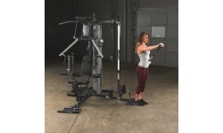 Multifunkciniai treniruokliai Body-Solid: Daugiafunkcis treniruoklis Body-Solid G2B su laisvais svorias