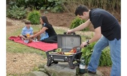 Gas Grills Char-Broil: Nešiojamas dujinis grilis Char-Broil Grill2Go X200